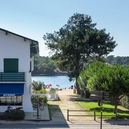 Logis Le Rond Point Hotel