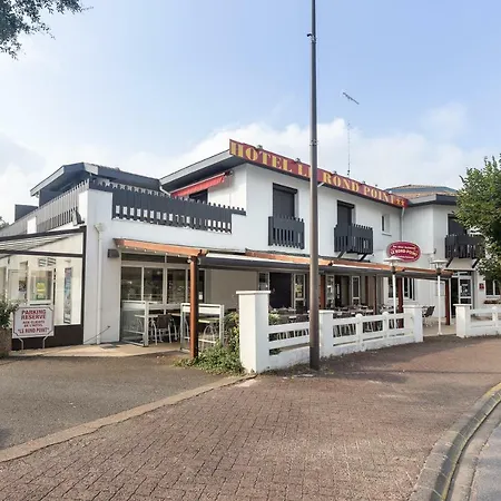 Logis Le Rond Point Hotel