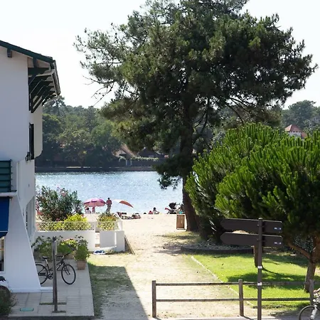 Logis Le Rond Point Hotel